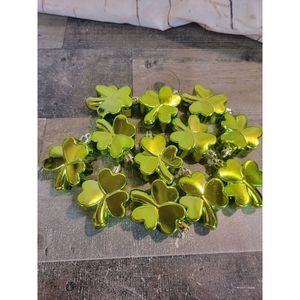 Shiny green Saint Patrick's Day Clover ornament set